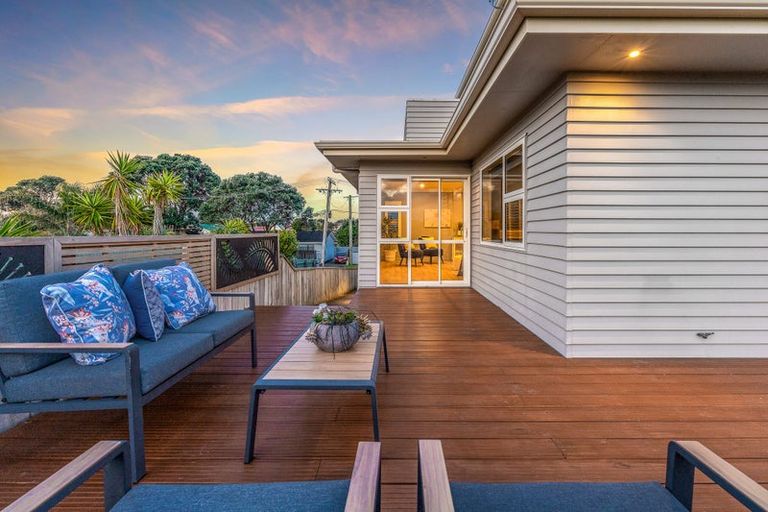 Photo of property in 6 Mahana Road, Paraparaumu Beach, Paraparaumu, 5032