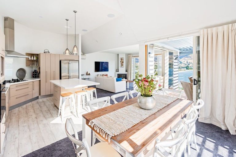 Photo of property in 32 Lismore Street, Wanaka, 9305