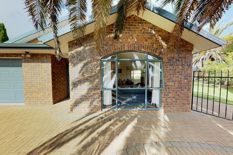 Photo of property in 25 Crannog Fen, Wattle Downs, Auckland, 2103