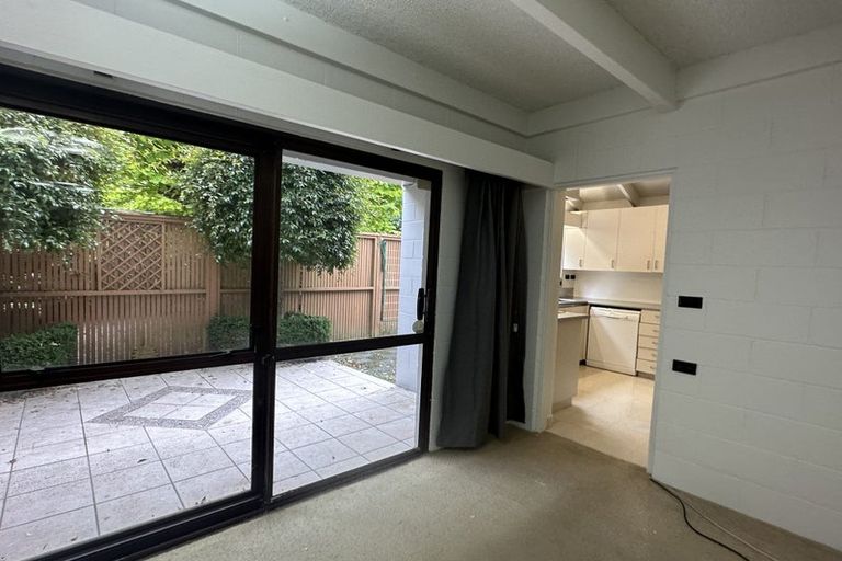 Photo of property in 1 Kim Street, Khandallah, Wellington, 6035