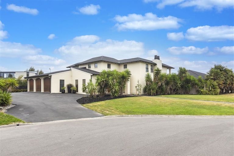 Photo of property in 12 Taunton Green, Papanui, Christchurch, 8052