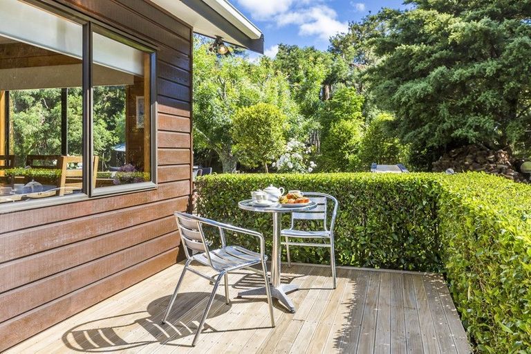 Photo of property in 1074 Peak Road, Helensville, 0875