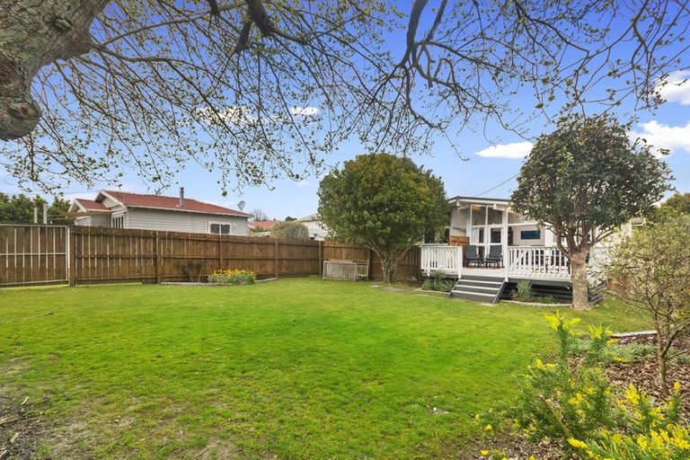 Photo of property in 93 Mcleod Road, Te Atatu South, Auckland, 0610