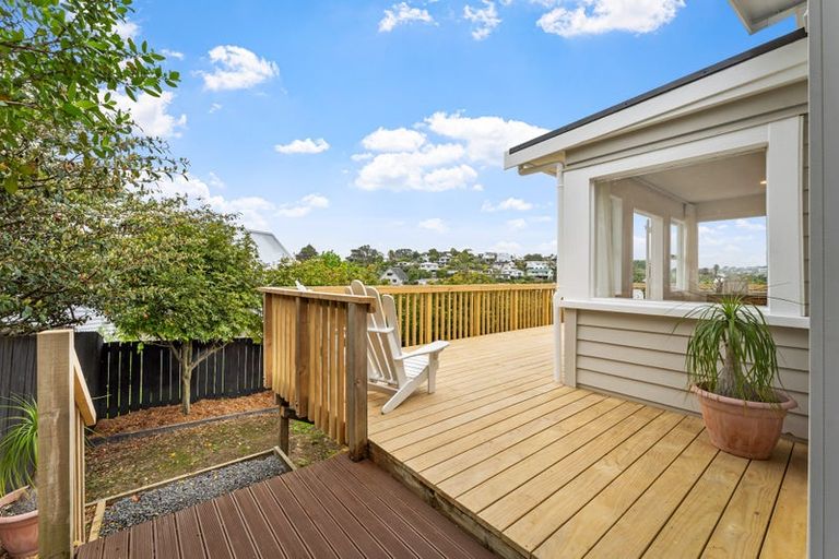 Photo of property in 24 Jean Place, Stanmore Bay, Whangaparaoa, 0932