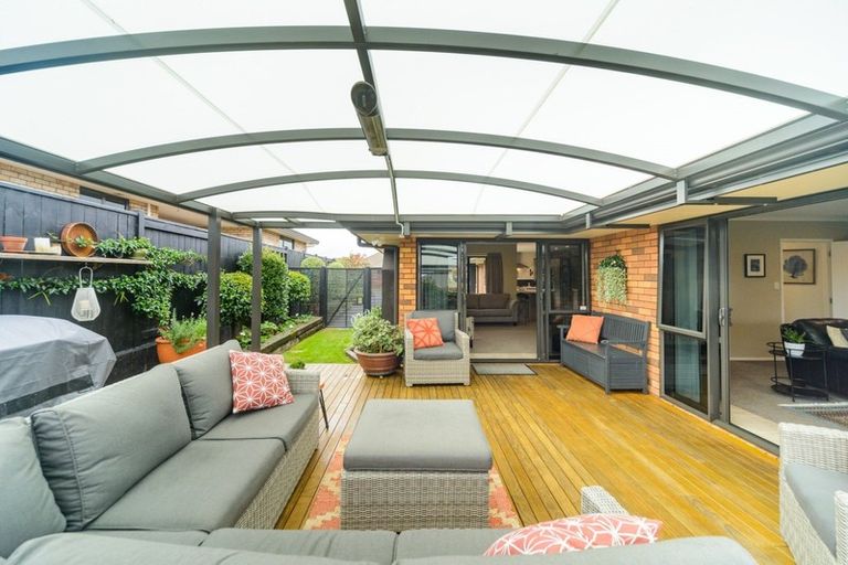 Photo of property in 14 Tennyson Avenue, Kelvin Grove, Palmerston North, 4414