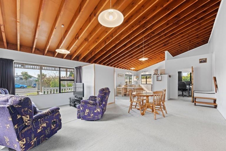 Photo of property in 17 Ballantrae Place, Highlands Park, New Plymouth, 4312