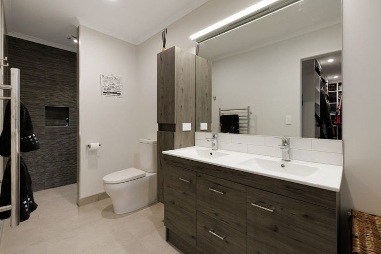 Photo of property in 7 Hoiho Place, Papamoa, 3118