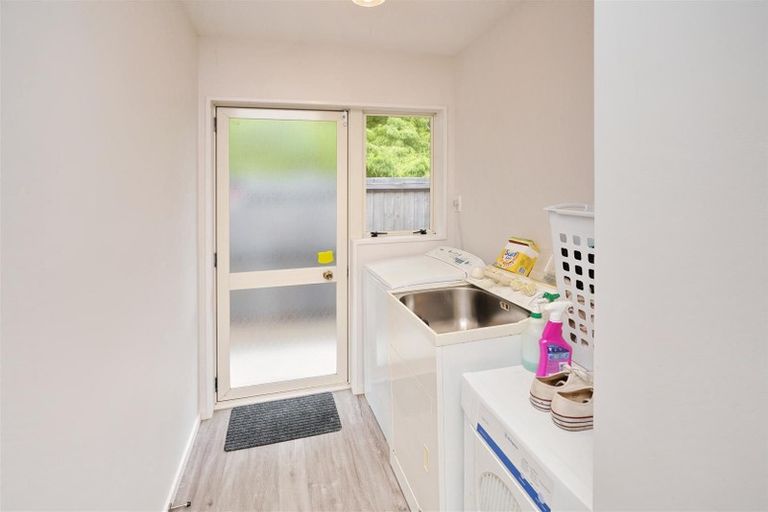 Photo of property in 1/2 Murfitt Place, Sockburn, Christchurch, 8042