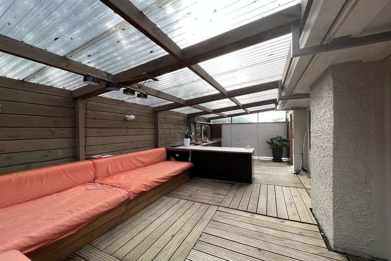 Photo of property in 35 Widmore Drive, Massey, Auckland, 0614