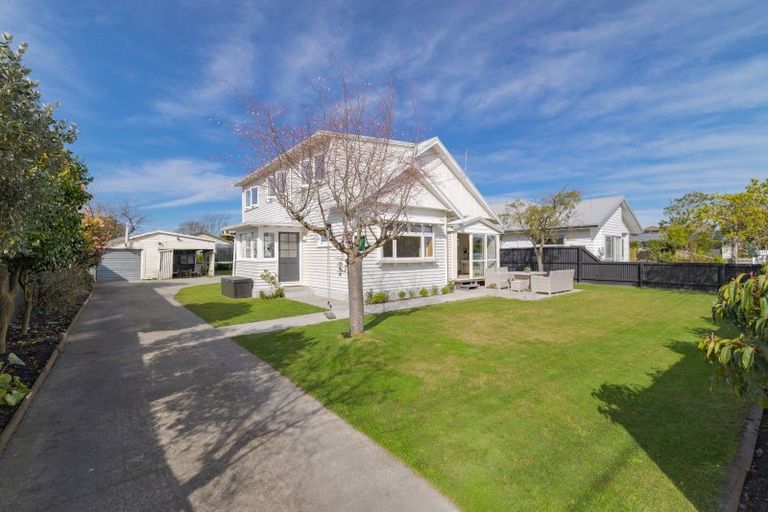 Photo of property in 40 Stapletons Road, Richmond, Christchurch, 8013