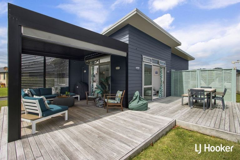 Photo of property in 16 Reel Road, Athenree, Waihi Beach, 3611