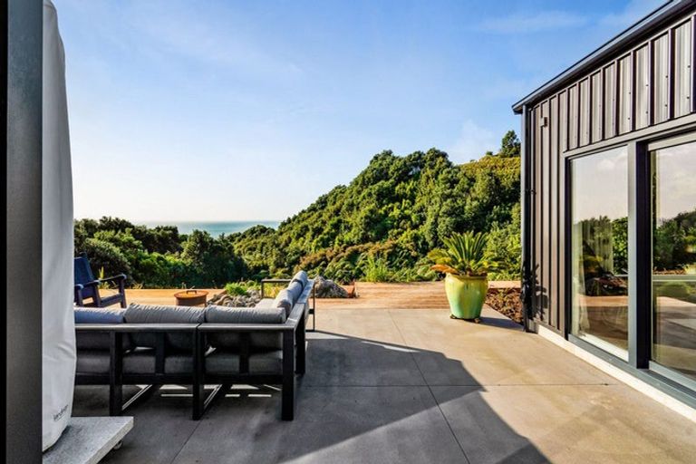 Photo of property in Tapuae, 21 Washer Road, Omata, New Plymouth, 4374