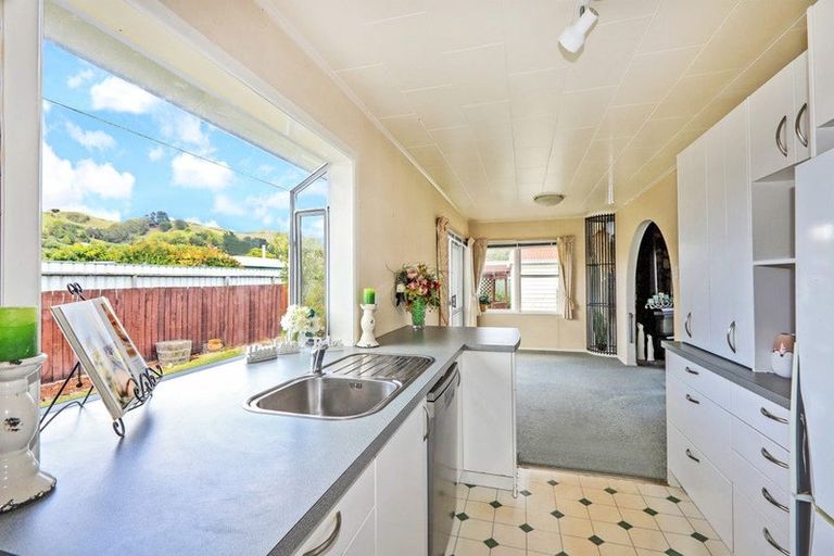 Photo of property in 48 Trigg Crescent, Taradale, Napier, 4112