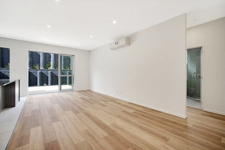 Photo of property in 32 Paripari Street, Flat Bush, Auckland, 2019