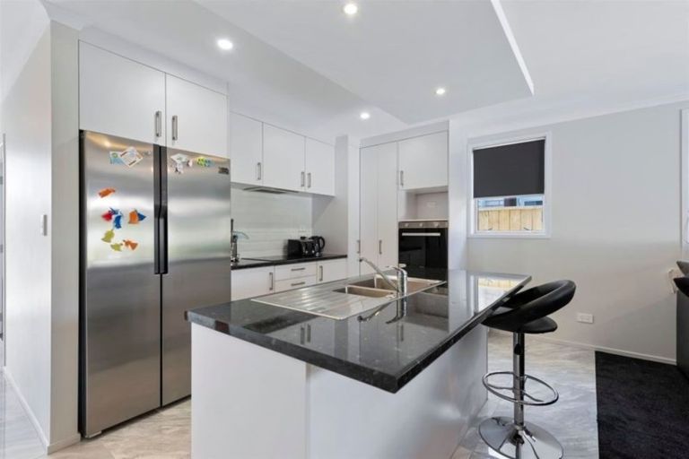 Photo of property in 39 Awatira Drive, Papamoa Beach, Papamoa, 3118