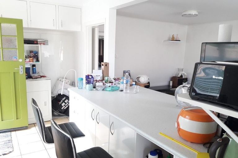 Photo of property in 39 Titoki Street, Te Atatu Peninsula, Auckland, 0610