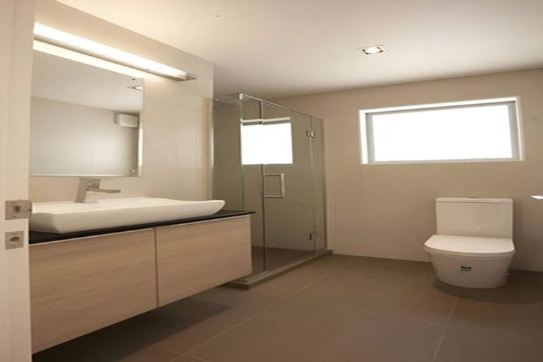 Photo of property in 5 Kilear Close, Pinehill, Auckland, 0632