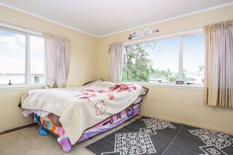Photo of property in 50 Kelman Road, Kelston, Auckland, 0602