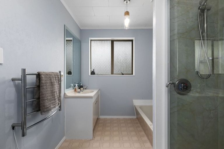 Photo of property in 11 Avian Crescent, Blue Mountains, Upper Hutt, 5371