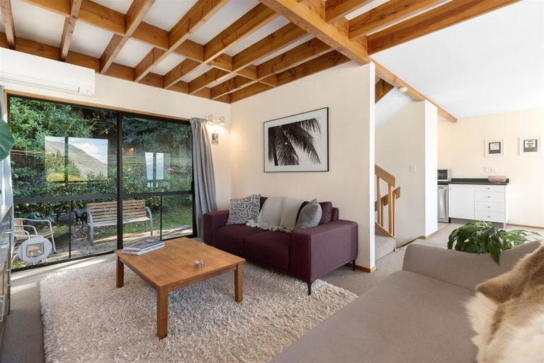 Photo of property in 1/4 Sainsbury Road, Fernhill, Queenstown, 9300