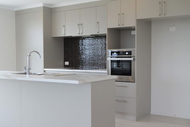 Photo of property in 8 Herring Place, Omokoroa, 3114