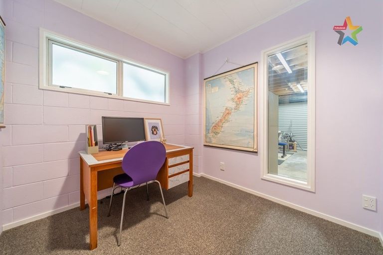 Photo of property in 3c Maungaraki Road, Korokoro, Lower Hutt, 5012