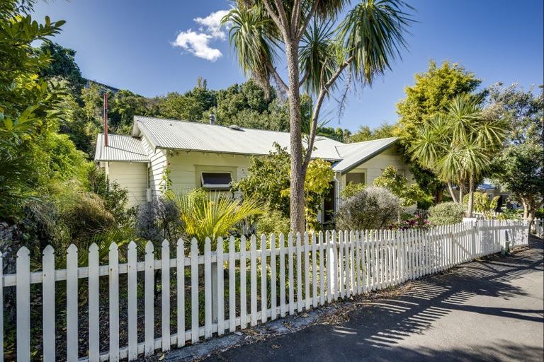 Photo of property in 47 Shakespeare Road, Bluff Hill, Napier, 4110