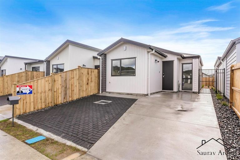 Photo of property in 18 Combat Street, Papakura, 2110