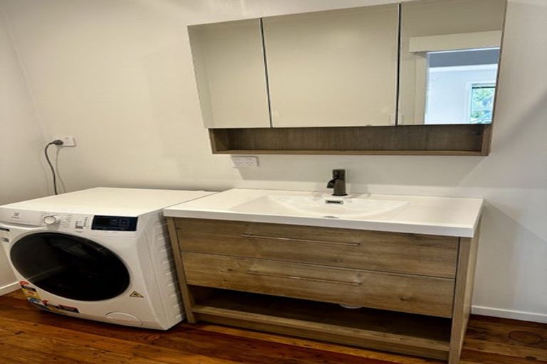 Photo of property in 2/8 Campbell Road, Takapuna, Auckland, 0622