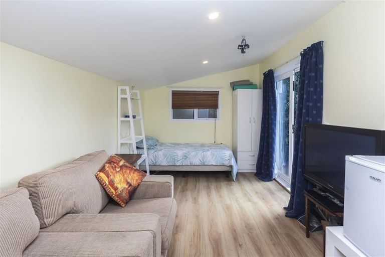 Photo of property in 70 Kennedys Bush Road, Halswell, Christchurch, 8025