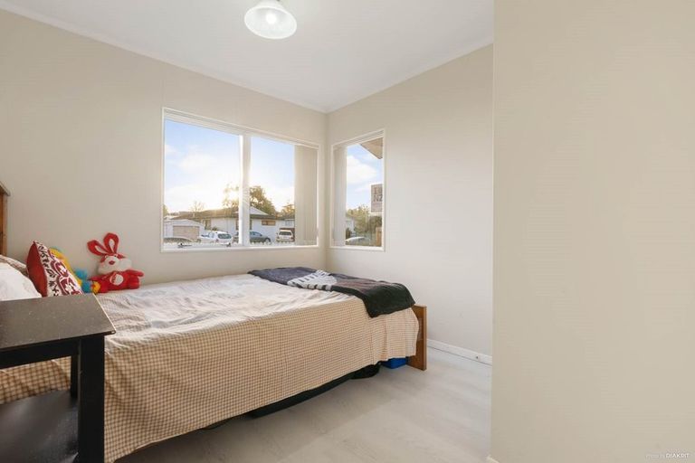 Photo of property in 1/6 Trimdon Street, Randwick Park, Auckland, 2105