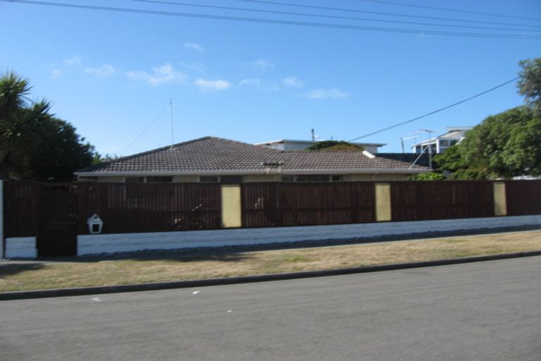 Photo of property in 2/17 Heron Street, Southshore, Christchurch, 8062
