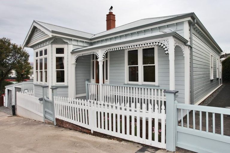 Photo of property in 5 Voelas Road, Lyttelton, 8082