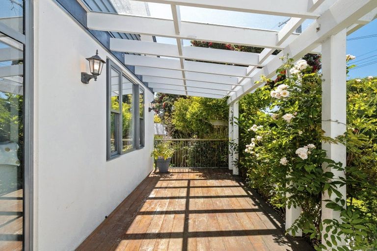 Photo of property in 28 Cliffs Road, Saint Clair, Dunedin, 9012