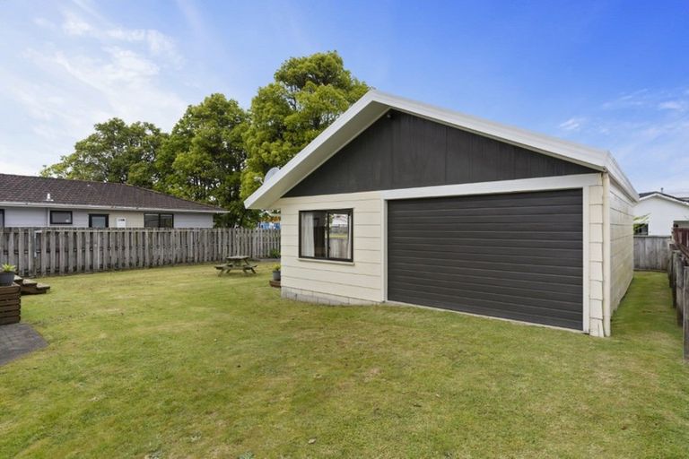 Photo of property in 118 Charleston Avenue, Whangamata, 3620