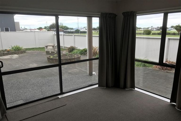 Photo of property in 2/10 Lee Road, Taradale, Napier, 4112