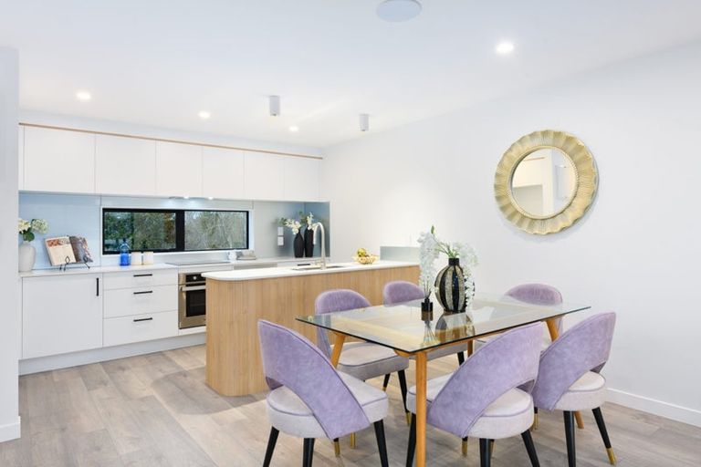 Photo of property in 24f Essex Street, Te Atatu South, Auckland, 0610