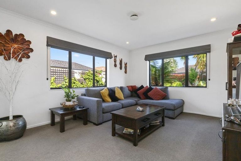 Photo of property in 14 Cathcart Close, Pukekohe, 2120