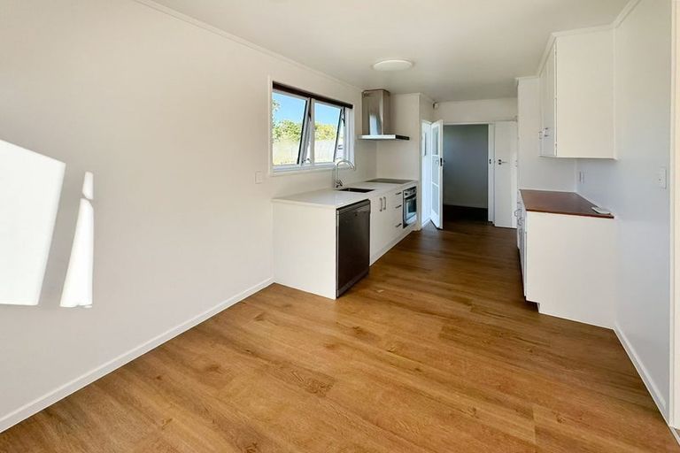 Photo of property in 80 Riverpark Crescent, Henderson, Auckland, 0610
