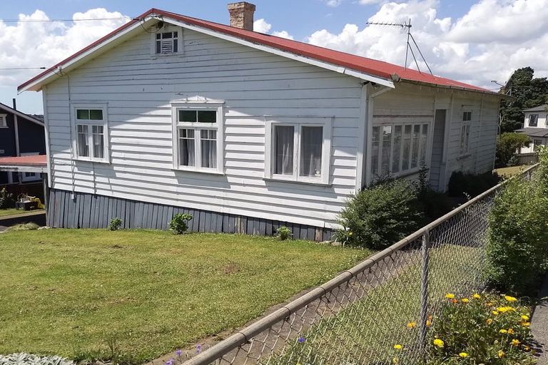 Photo of property in 3 Prospect Terrace, Pukekohe, 2120