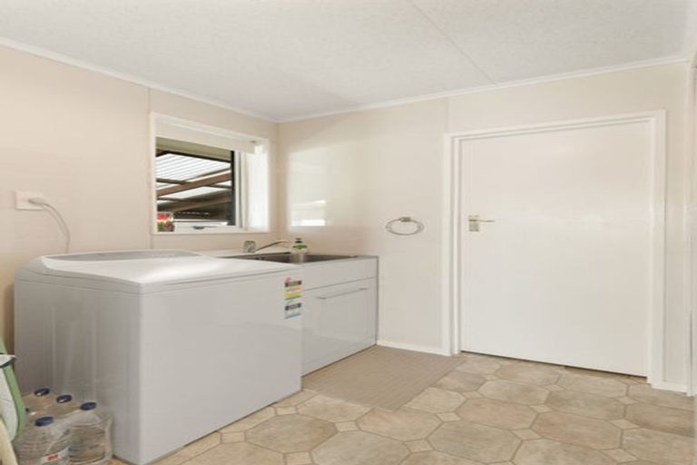Photo of property in 3 Moa Place, Gore, 9710