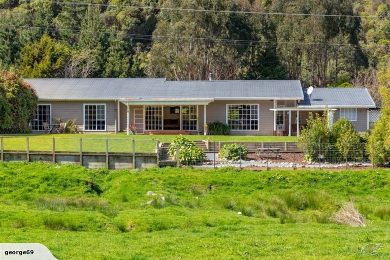 Photo of property in 1423 Akatarawa Road, Akatarawa Valley, Upper Hutt, 5372