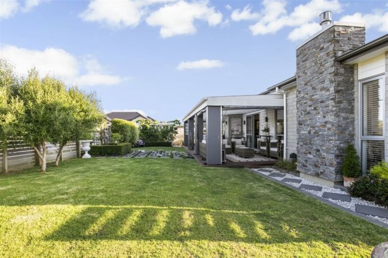 Photo of property in 6 Kahika Grove, Huapai, Kumeu, 0810