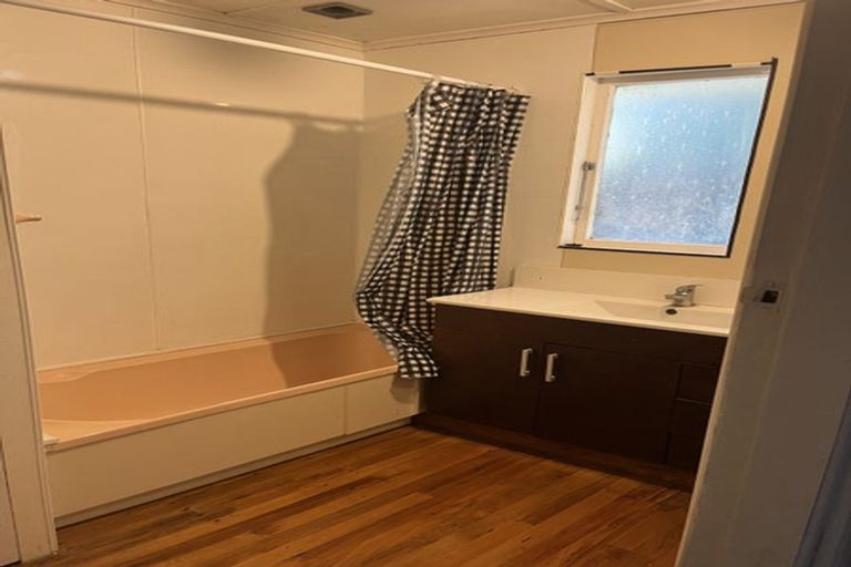 Photo of property in 15 Church Street, Tirau, 3410