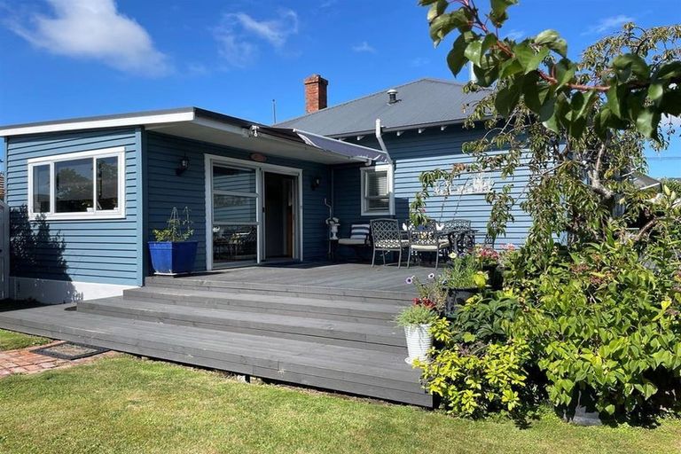 Photo of property in 12 Parsonage Road, Waimate, 7924