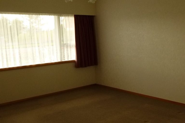 Photo of property in 18 Richardson Street, Woodville, 4920