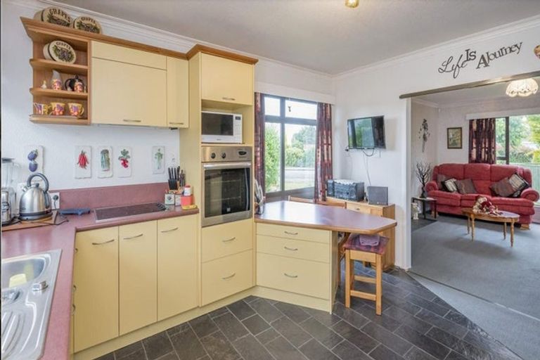 Photo of property in 158 Winchester Street, Levin, 5510