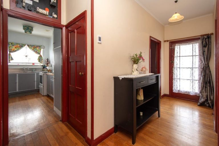 Photo of property in 16 Hardy Street, New Brighton, Christchurch, 8061