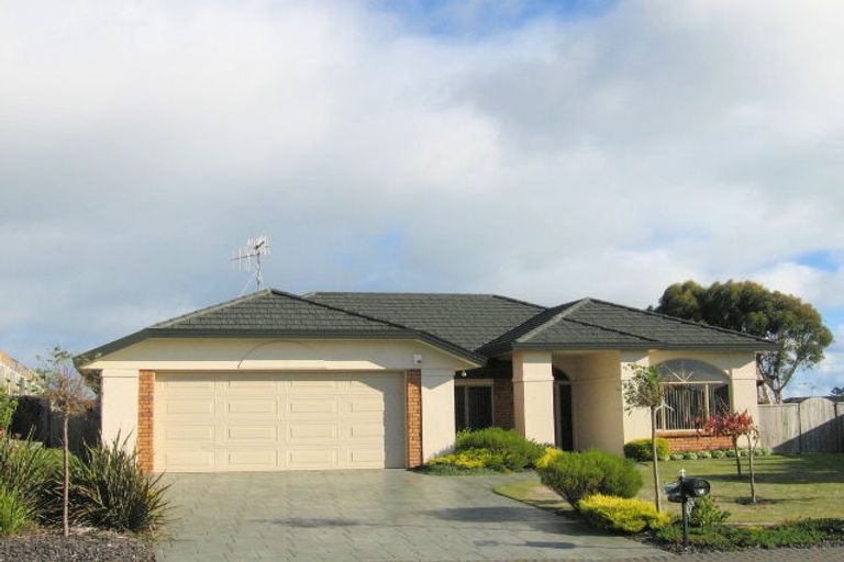 Photo of property in 12 Observation Place, Paraparaumu, 5032