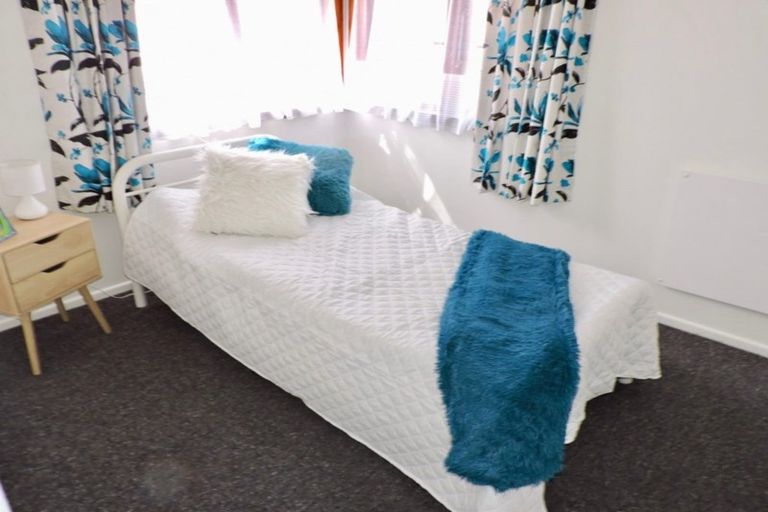 Photo of property in 9 Kowhai Street, Tawa, Wellington, 5028